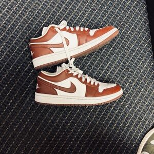 Wmns Air Jordan 1 Low 'Bronze Eclipse' Brown and White Low-Top Sneakers